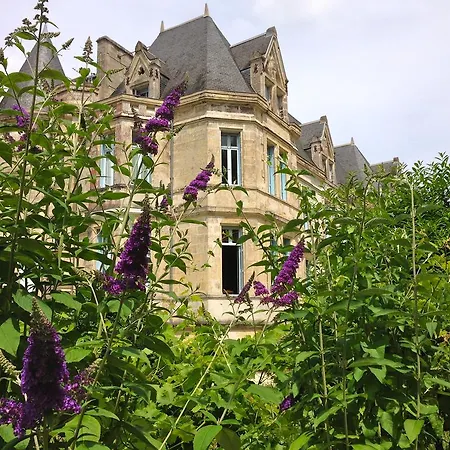 Chateau De Lestaubiere Bed & Breakfast Douville