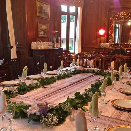 Chateau De Lestaubiere Bed & Breakfast Douville