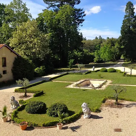 Bed & Breakfast Chateau De Lestaubiere *