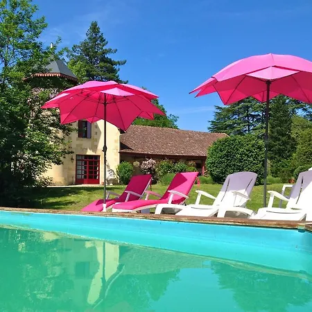 Chateau De Lestaubiere Bed & Breakfast Douville