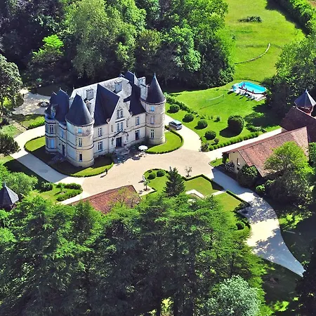 Chateau De Lestaubiere Bed & Breakfast