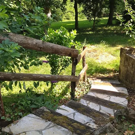 Chateau De Lestaubiere Bed & Breakfast