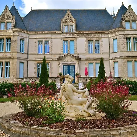 Chateau De Lestaubiere Bed & Breakfast