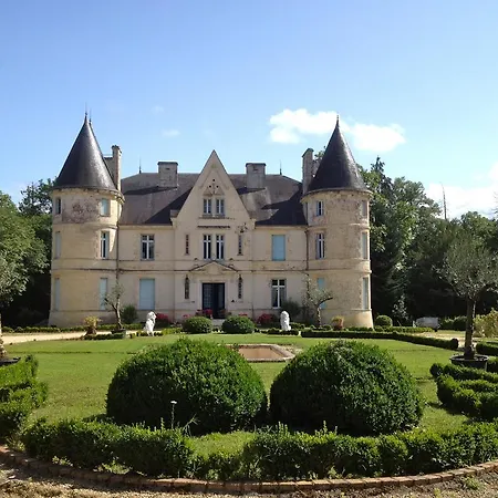Bed & Breakfast Chateau De Lestaubiere