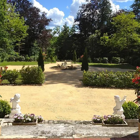 Chateau De Lestaubiere Bed & Breakfast Douville