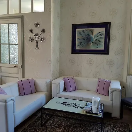 Bed & Breakfast Chateau De Lestaubiere *