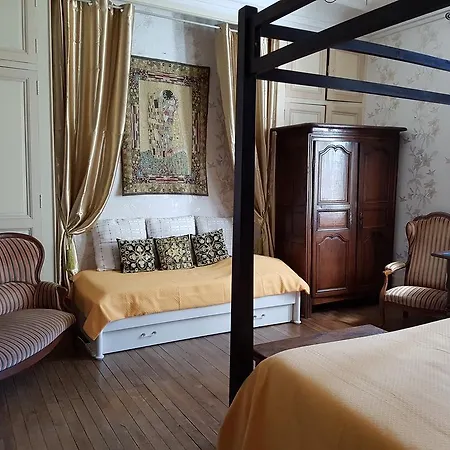 Bed & Breakfast Chateau De Lestaubiere *
