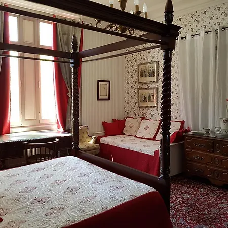 Bed & Breakfast Chateau De Lestaubiere Douville