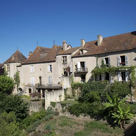 Chateau De Lestaubiere
