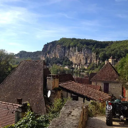Chateau De Lestaubiere