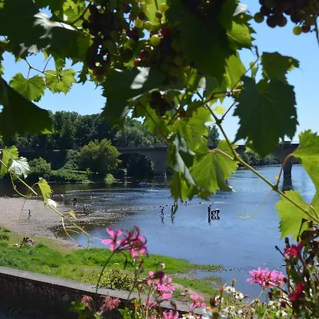 Chateau De Lestaubiere Bed & Breakfast
