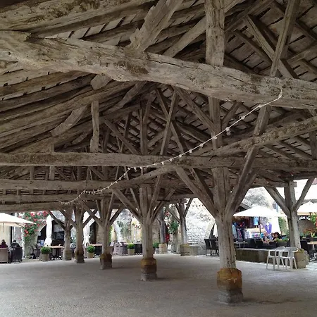 Oda ve Kahvaltı Chateau De Lestaubiere *